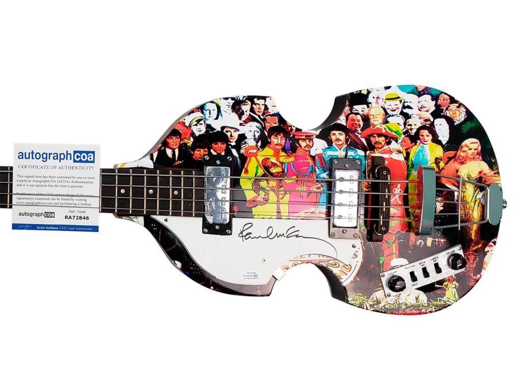 Un Bajo Hofner «Sgt Pepper» firmado por Paul McCartney fue subastado