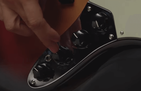 Fender Jazz Bass American Ultra controls.