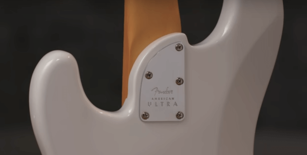 Modernes Halsgelenk aus dem Fender Precision Bass American Ultra.