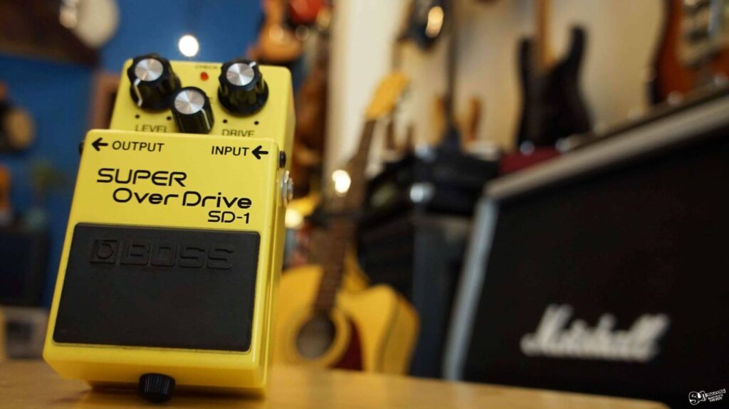 I migliori pedali overdrive a basso costo: Amp Combo