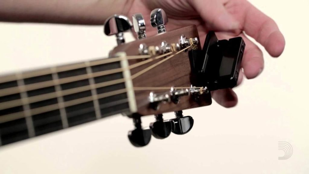 Guitar and Bass Clip Tuner Tuning