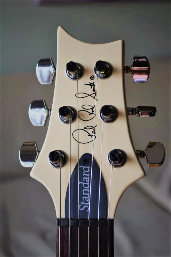 Schönes Bild E-Gitarre Paul Reed Smith S2 Standard 24 Antik Weiß