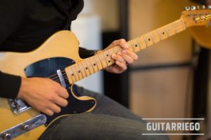 Escalas Pentatónica Menor de La de guitarra: Soleando con una telecaster.