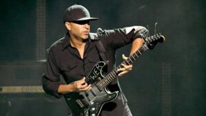 Tom Morello tocando su Fender Stratocaster Soul Power