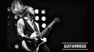 Jerry Cantrell de Alice in Chains con una Gibson SG Standard