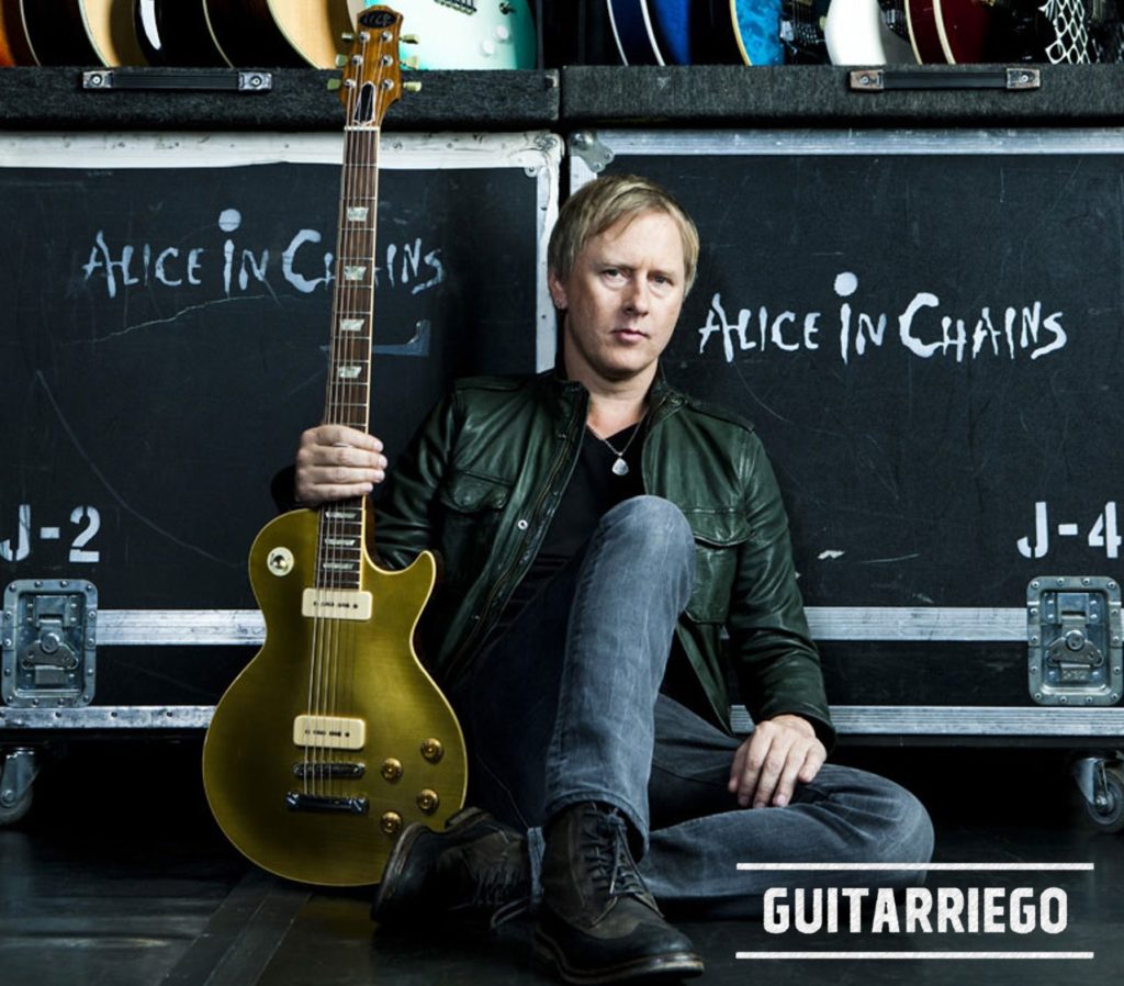 Jerry Cantrell, o guitarrista do Alice in Chains, com sua guitarra tipo Les Paul de longa escala.