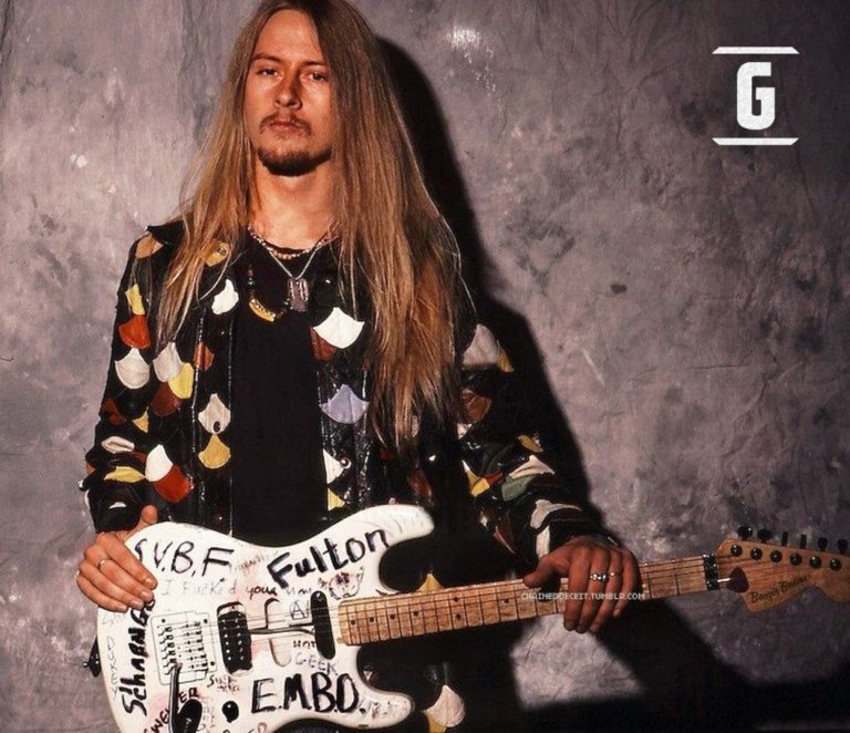 Jerry Cantrell  sonido detr  s Alice Chains Guitarriego