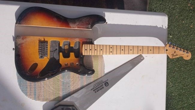 Fender Stratocaster Standard MIM cortada a mano.