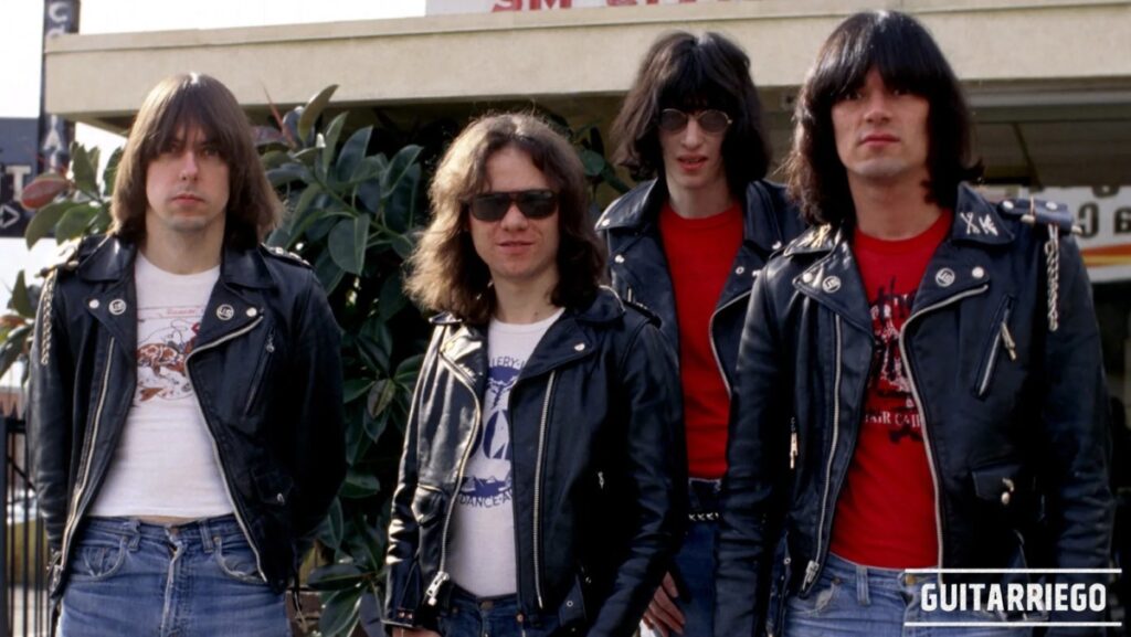 The Ramones 乐队于 20 世纪 70 年代在美国创立了朋克摇滚。